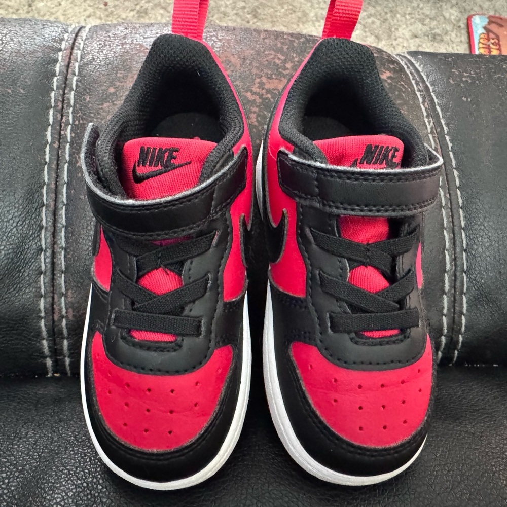 Nike 8c Kids Red and Black Court Borough Low